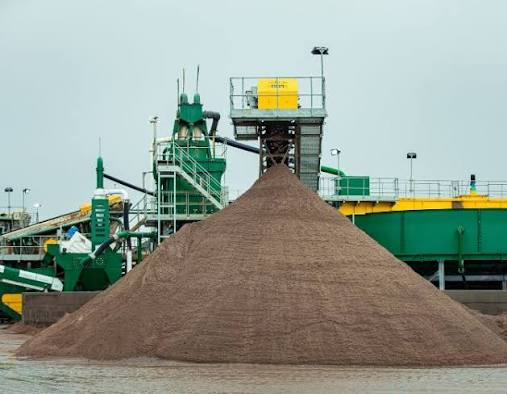 Mechanical soil screening and washing